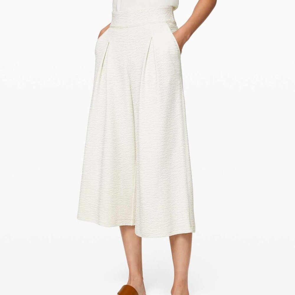 Lululemon Can You Feel The Pleat Crop 19"